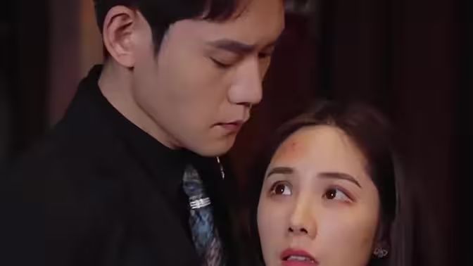 離婚后，她轉(zhuǎn)身嫁給了千億總裁(全集)