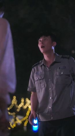 飛馳人生之為女人花錢(qián)100倍返現(xiàn)（失戀變神豪我要女人做我裙下臣）(全集)